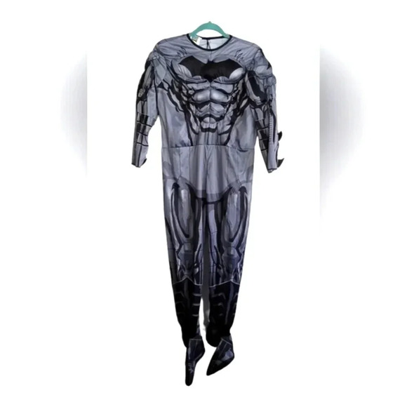 Childs BATMAN costume W/cape and mask Size Large - Picture 4 of 12